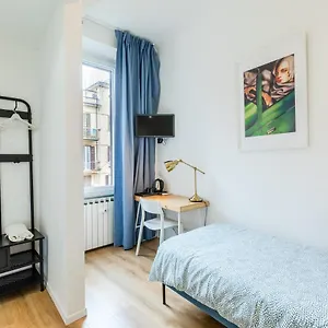 https://rome-lux-house-guest-rooms.it-romehotels.com