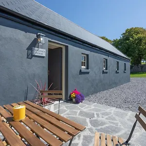 Coach House On The Shores Of Lough Corrib , Galway Irland