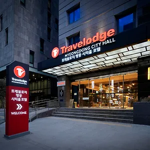 Travelodge Myeongdong City Hall 3* Seul